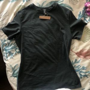 SKIMS fits everybody t-shirt